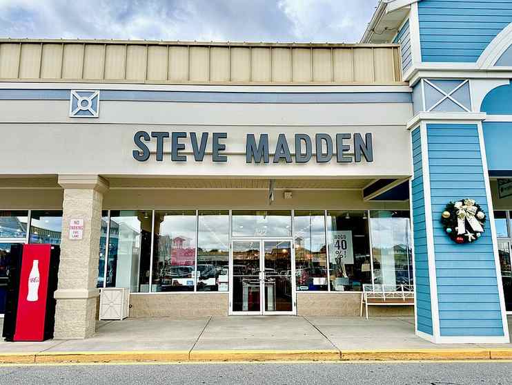 Файл:11092763 Steven Madden.jpg