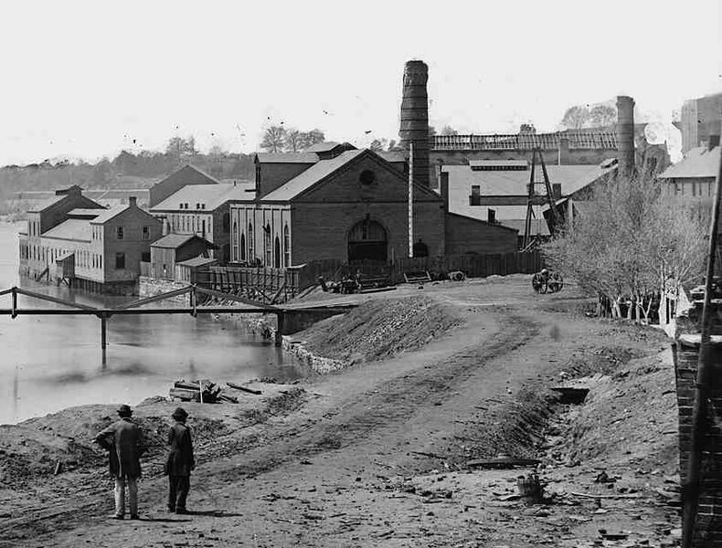 Файл:4393894 Tredegar Iron Works.jpg