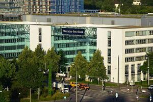 10108264 Мерседес-Бенц Банк.jpg