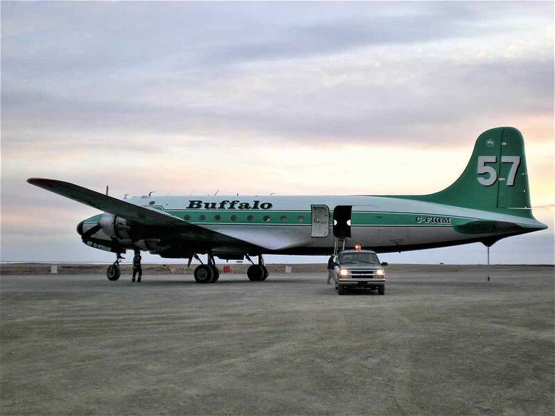 Файл:744751 Buffalo Airways.jpg