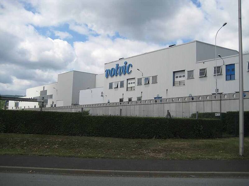 Файл:10960213 Volvic.jpg