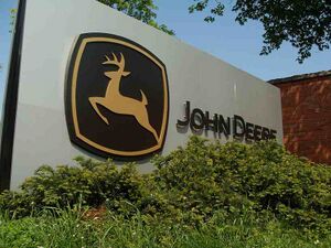 1958385 Deere & Company.jpg
