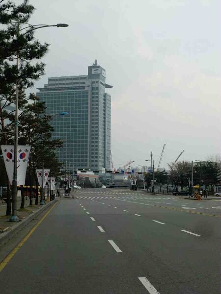 Файл:125553 Samsung Electronics.jpg