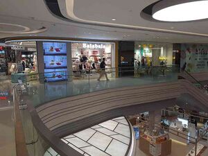 10082357 Semir Garment.jpg