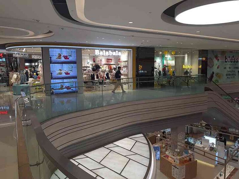 Файл:10082357 Semir Garment.jpg