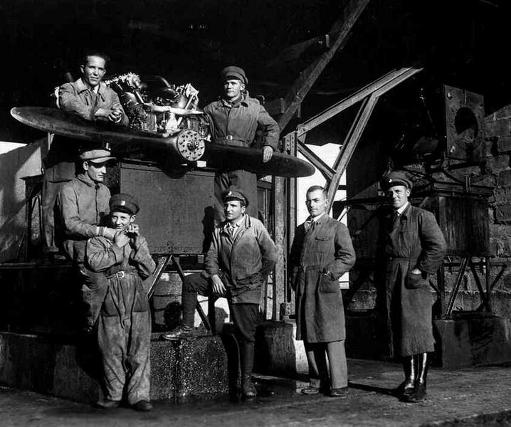 Файл:8197604 Държавна аеропланна работилница.jpg