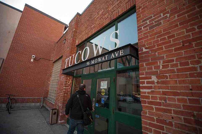 Файл:2724561 Tucows.jpg