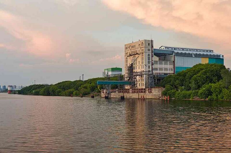 Файл:4398428 Набережночелнинский элеватор.jpg