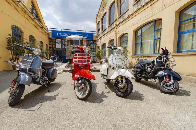 Файл:981321 Piaggio.jpg