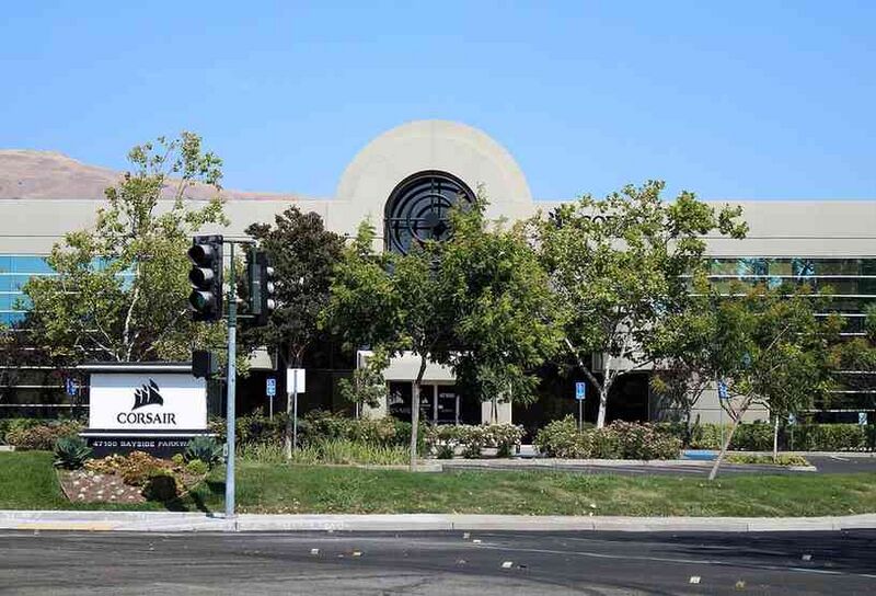 Файл:6510267 Corsair Components.jpg