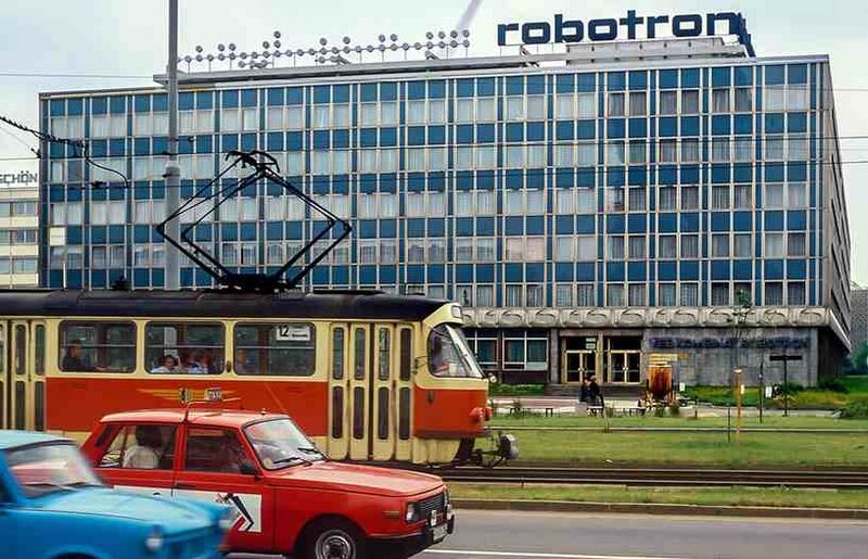 Файл:2047233 Robotron.jpg