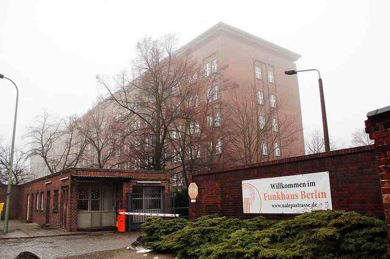 Файл:8759467 ColorsxStudios.jpg