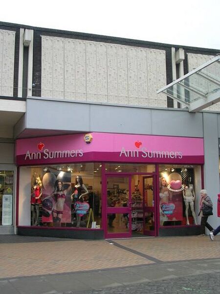 Файл:8353342 Ann Summers.jpg