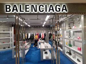 7406829 Balenciaga.jpg