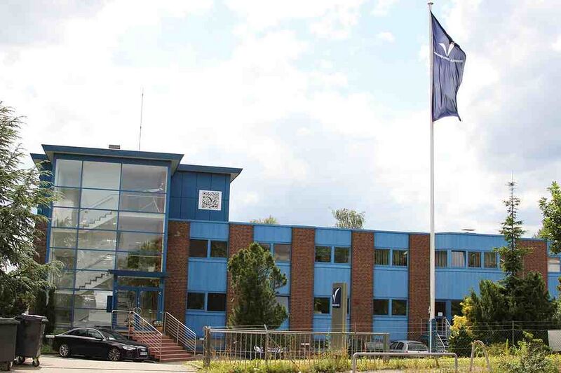 Файл:4800951 Hamburg Airways.jpg