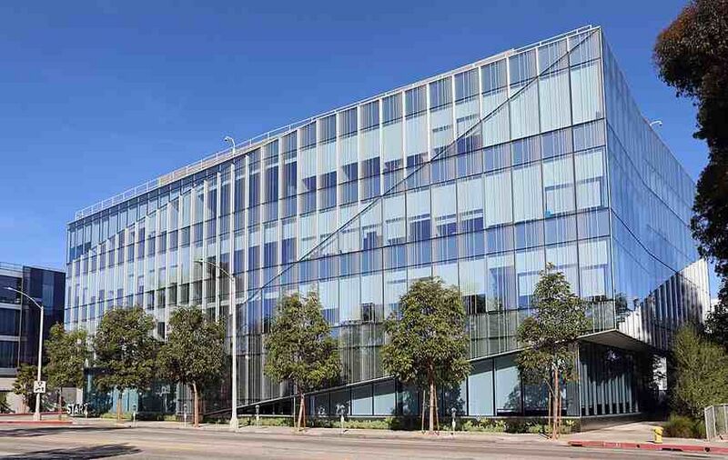 Файл:1671889 Starz Entertainment.jpg