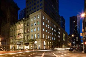 4201173 Harry Winston.jpg