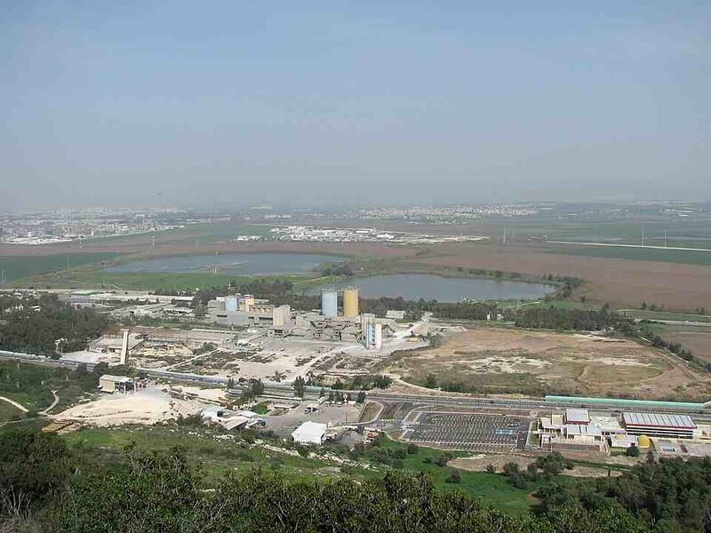 Файл:11212824 Цементный завод Нешер- Хайфа.jpg