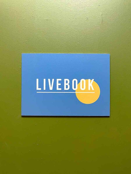 Файл:4957306 Livebook.jpg