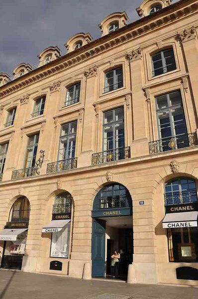 Файл:224214 Chanel.jpg