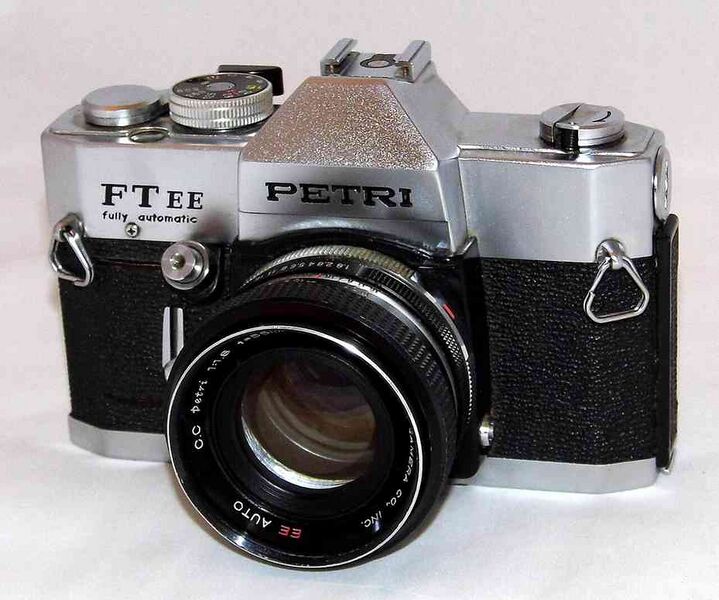 Файл:1896671 Petri Camera.jpg