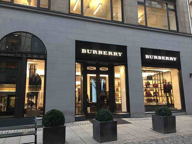 Файл:324756 Burberry.jpg